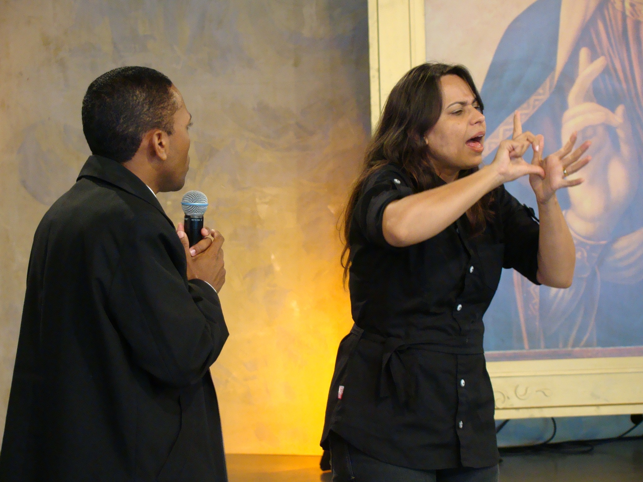 Profissão de Intérprete de Libras surgiu nas Igrejas - Uníntese