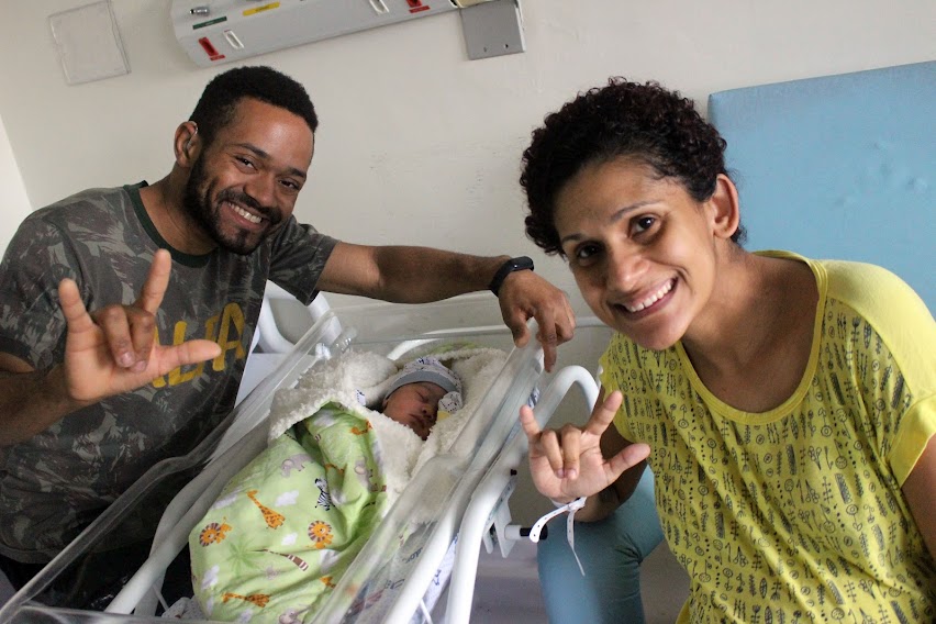 Pré-natal e parto com tradução em Libras pode se tornar realidade